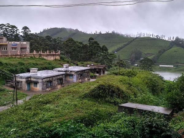 അടിവാരത്തിൽ നിന്നും മലയിലേക്ക്