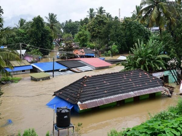 യാത്ര ചെയ്യുമ്പോൾ