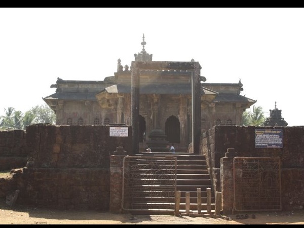 ഹൈദർഅലി നിർമ്മിച്ച കൊട്ടാരം