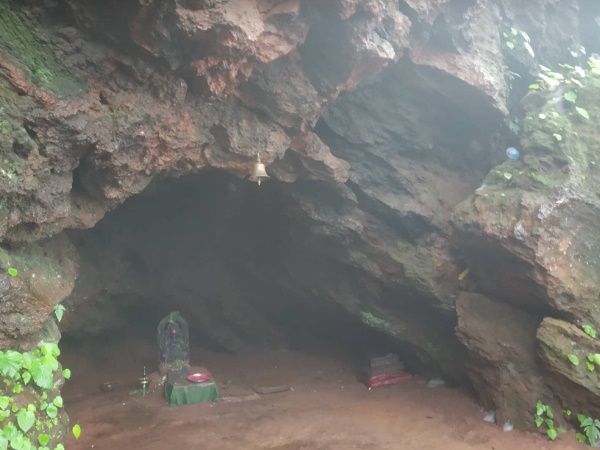 ഗണപതി ഗുഹയിലേക്ക്