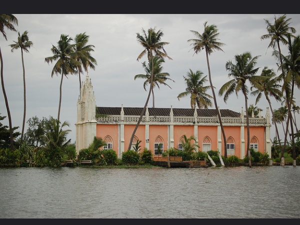 കുമരകത്തു നിന്നും തേക്കടിയിലേക്ക്