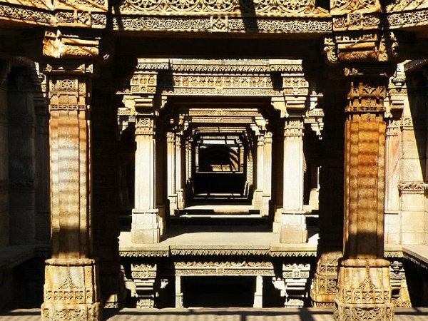 അഞ്ചു നിലകൾ