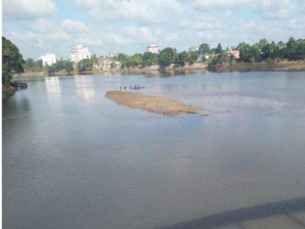 പ്രളയം കൊണ്ടുവന്ന നദിക്കടിയിലെ ദ്വീപ്