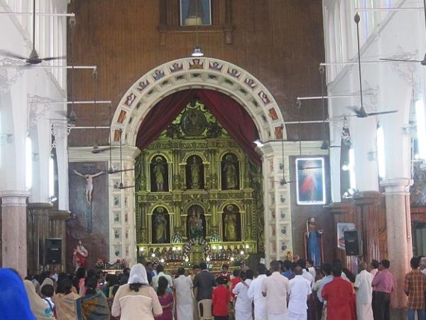 ആദ്യ വെള്ളിയാഴ്ചകൾ