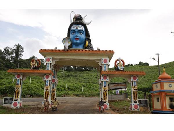 പമ്പയിലേക്ക് സ്വകാര്യ വാഹനങ്ങൾക്ക് പ്രവേശനമില്ല