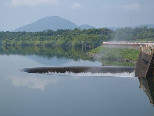 ഡാമിനുള്ളിലെ കിണർ