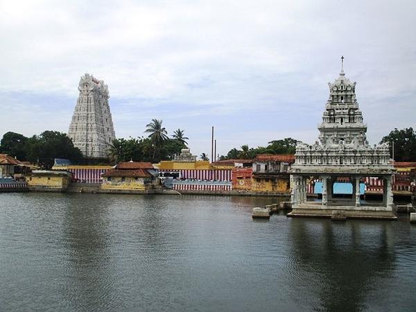 ത്രിമൂർത്തികളുടെ ക്ഷേത്രം