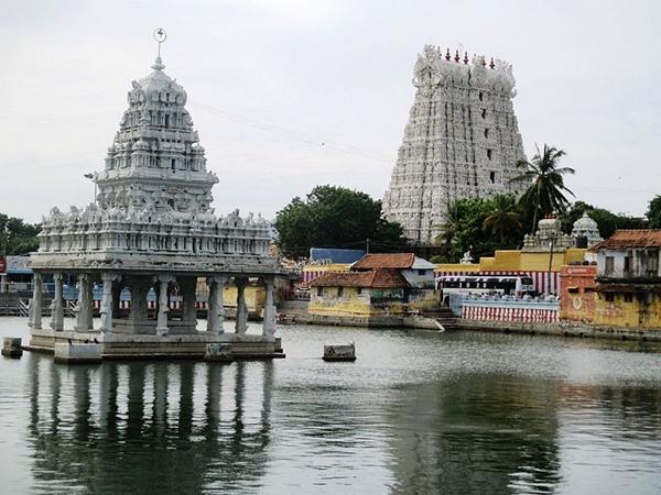 ത്രിമൂർത്തികളുടെ പരീക്ഷണം