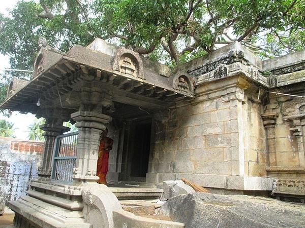 ശില്പഭംഗിയുള്ള ക്ഷേത്രം