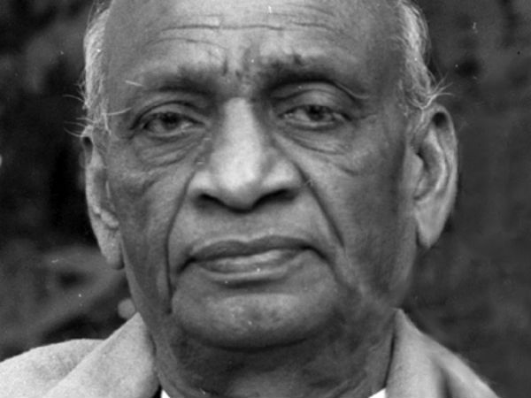 ഉരുക്കു മനുഷ്യന്റെ ഇരുമ്പ് പ്രതിമ