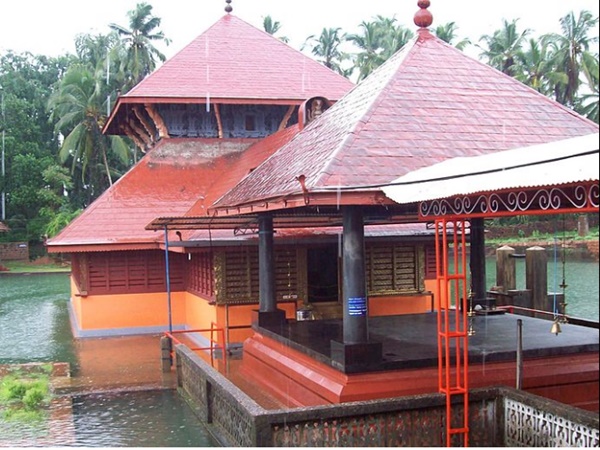 അനന്തപുര തടാകക്ഷേത്രം
