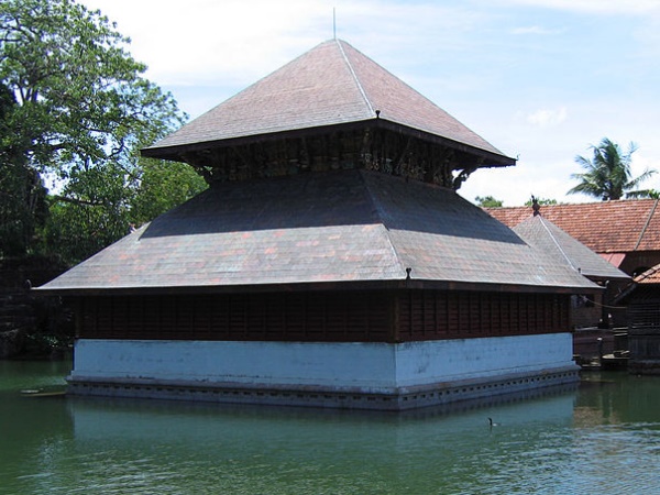 പത്മനാഭസ്വാമി സഞ്ചരിച്ച ഗുഹ