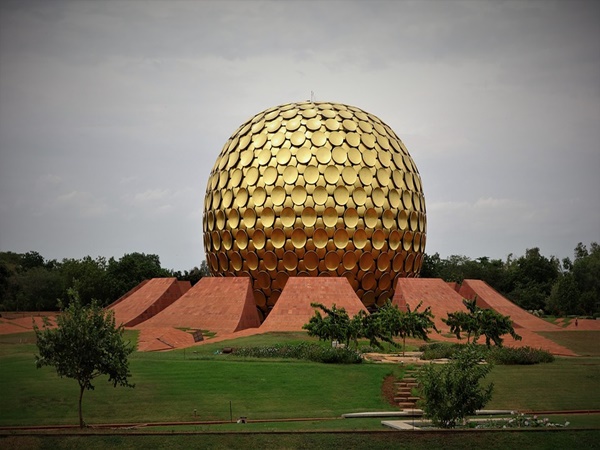 പോണ്ടിച്ചേരി, തമിഴ്നാട്