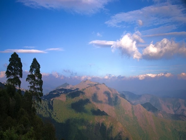 നഗരത്തെ കാണാം ടാഗോർ ഹില്ലിൽ നിന്നും