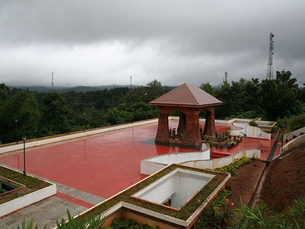 പഴശ്ശിരാജ സ്മാരകം