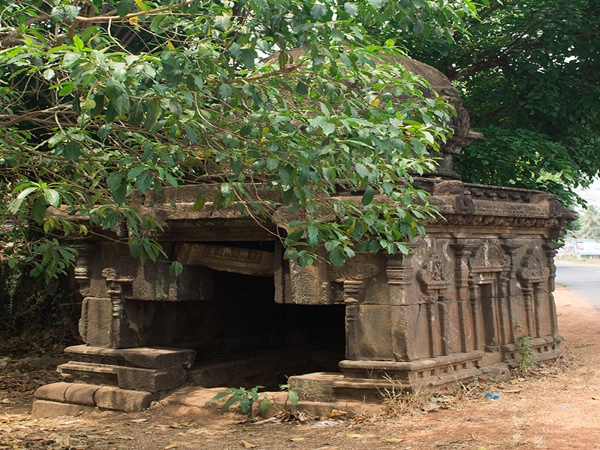 കട്ടിൽമാടം ക്ഷേത്രം