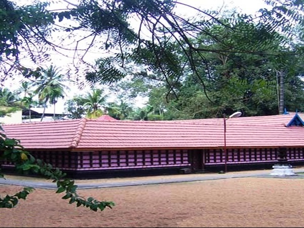 ആദമ്പള്ളി ചക്കംകുളങ്ങര മഹാദേവക്ഷേത്രം
