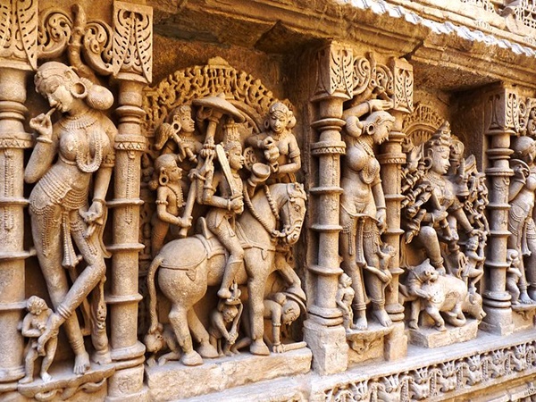 ഭർത്താവിനായി ഭാര്യ പണിത സ്മാരകം