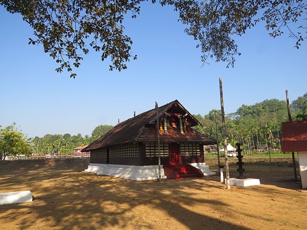 14 ദിവസം നീണ്ടു നിൽക്കുന്ന വള്ളിയൂർക്കാവ് ആറാട്ട്