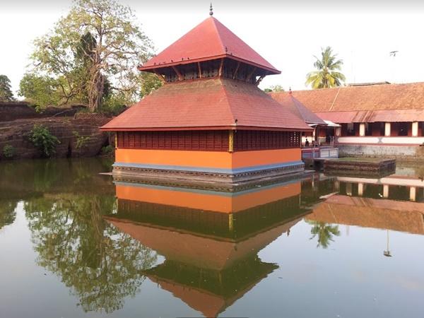 അനന്തപുരം തടാക ക്ഷേത്രം