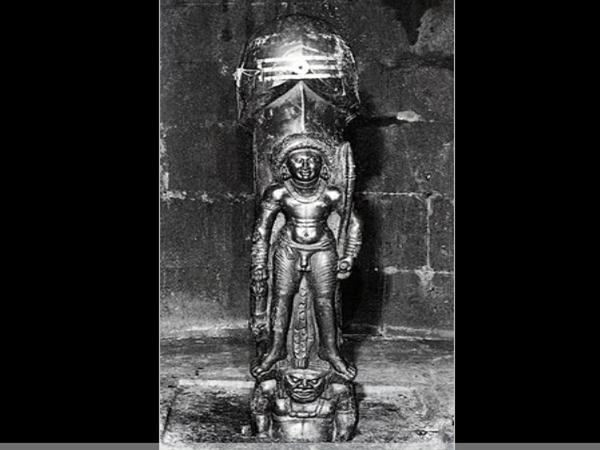 ശിവലിംഗത്തിലെ വേട്ടക്കാരൻ