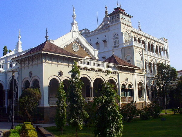 എത്തിച്ചേരാൻ