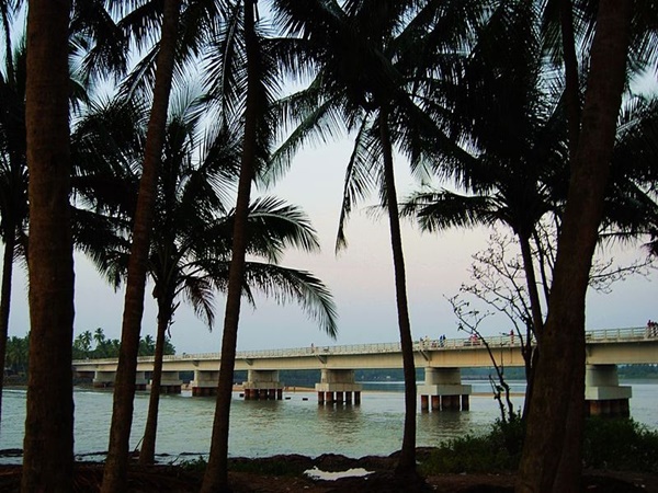 കടലുണ്ടിപ്പാലം
