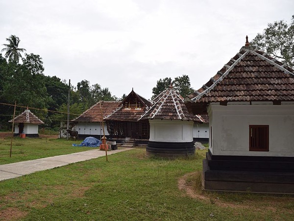 ശ്രീകോവിലും ഗർഭഗൃഹവും