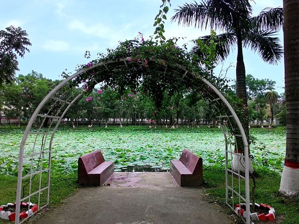 പദാം പുഖൂരി