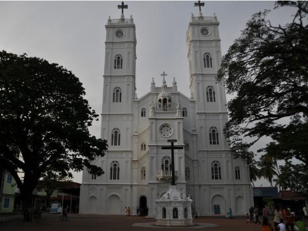 വല്ലാർപ്പാടം പള്ളി