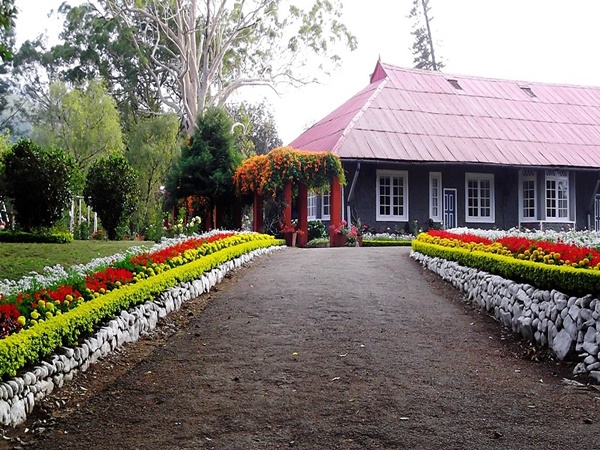 ഹണിമൂണുകാരുടെ സ്വർഗ്ഗം
