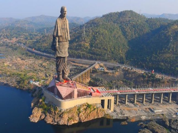 ലോകത്തിലെ ഏറ്റവും ഉയരം കൂടിയ പ്രതിമ