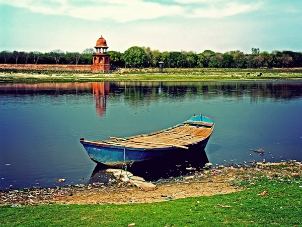 ആഗ്രയിലെ നീല നദി