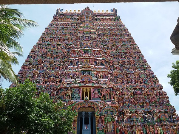 താമരപ്പൂവിനുള്ളിലെ ലക്ഷ്മി ദേവി