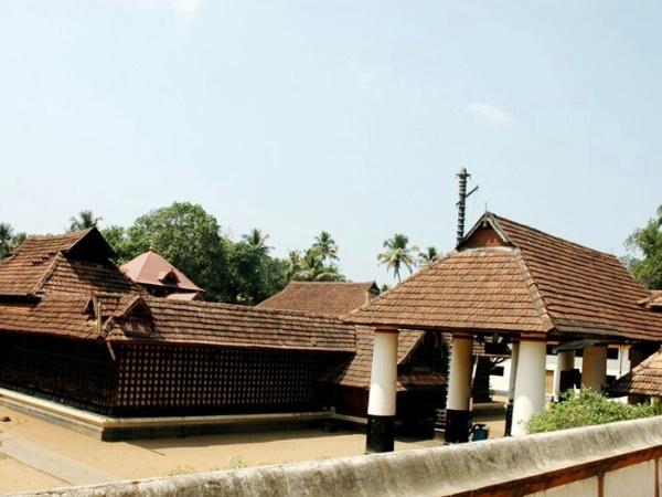 തൃക്കാരിയൂർ മഹാദേവക്ഷേത്രം