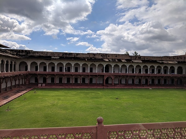 ഷെർലക് ഹോംസും ആഗ്രാ കോട്ടയും