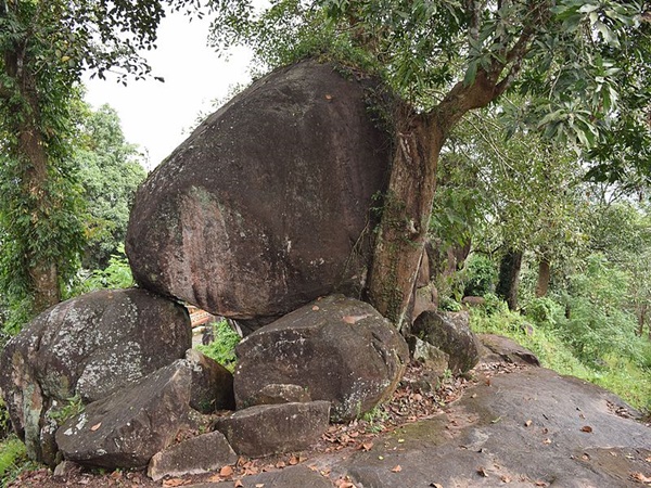 ഗുഹാ ക്ഷേത്രം