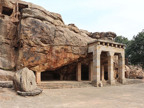 ബുദ്ധ സ്മാരകങ്ങൾ