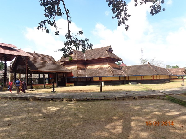 ഭൂതത്താന്മാർ കെട്ടിയ മതിൽക്കെട്ട്