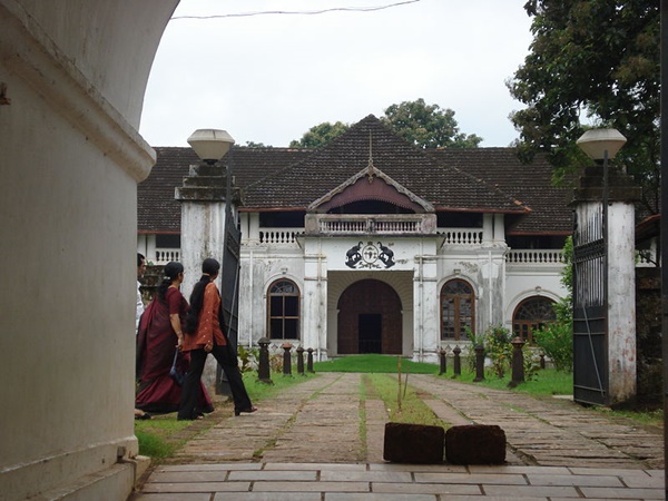 നഗരത്തിന്റെ ദാഹം തീർക്കുന്ന ചിറ