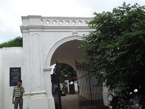 പ്രവേശിക്കുവാൻ