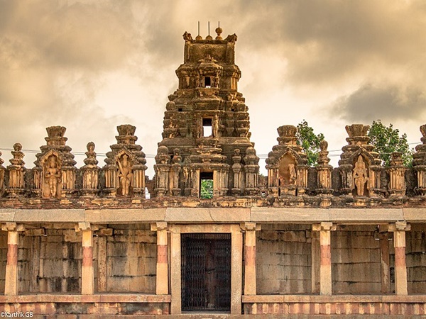 ഒൻപതാം നൂറ്റാണ്ടിൻറെ തുടക്കത്തിൽ