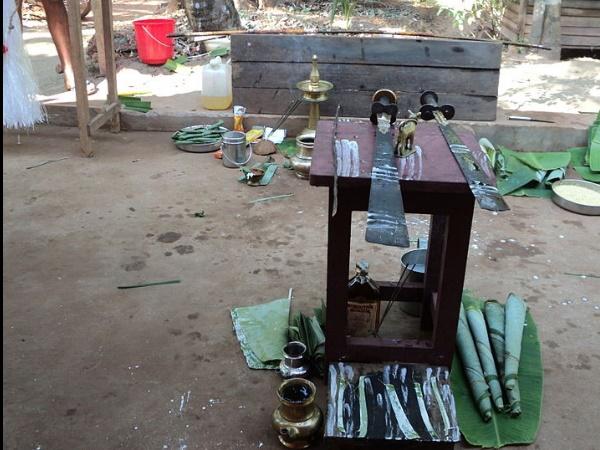 കരിച്ച ഉണക്കമീനും കള്ളും