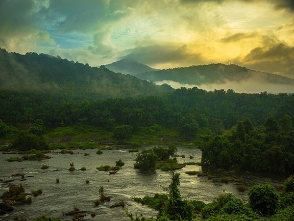 കാഴ്ചകൾ കുറയ്ക്കേണ്ട