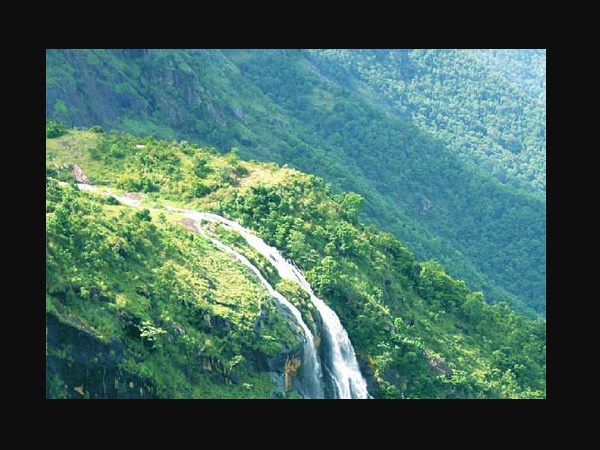 പാണ്ടിക്കുഴി വെള്ളച്ചാട്ടം