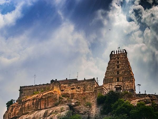 യോഗ നരസിംഹ ക്ഷേത്രം