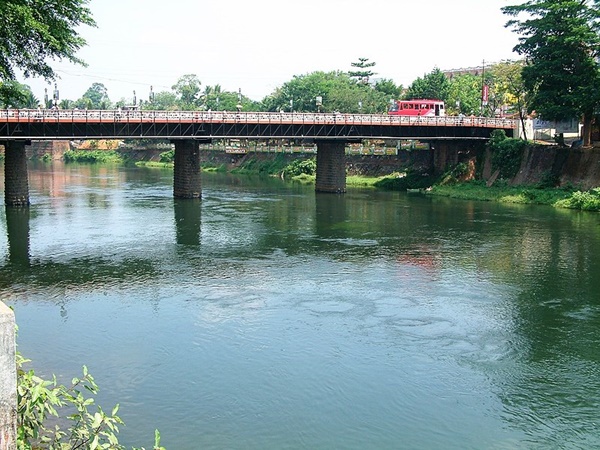 തൊടുപുഴയാർ പ്രദക്ഷിണം വയ്ക്കുന്ന ക്ഷേത്രം