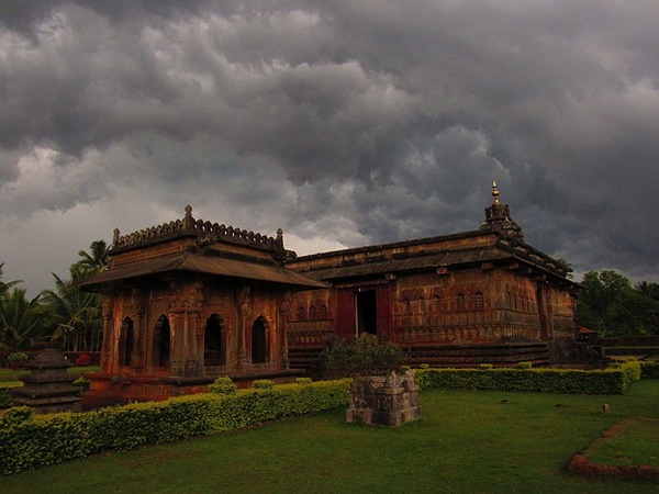 കണ്ടിരിക്കേണ്ട നിർമ്മിതി