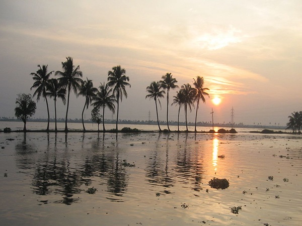 അഷ്ടമുടി കായൽ