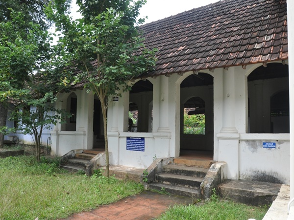 15 ഏക്കറിലെ കൊട്ടാരം